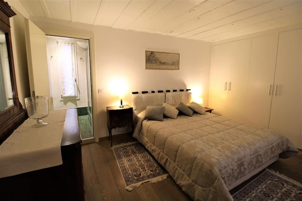 San Marco Charming Apartment With Canal View Βενετία Εξωτερικό φωτογραφία
